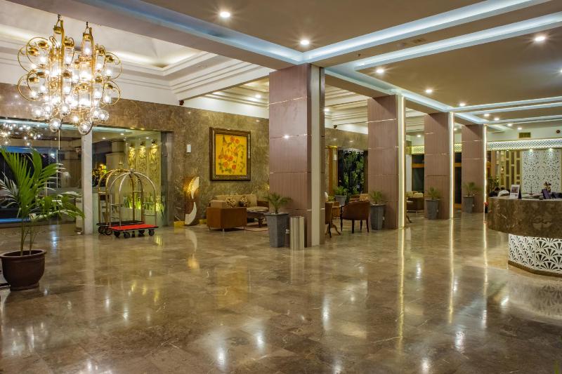 هتل Grand Inna Tunjungan