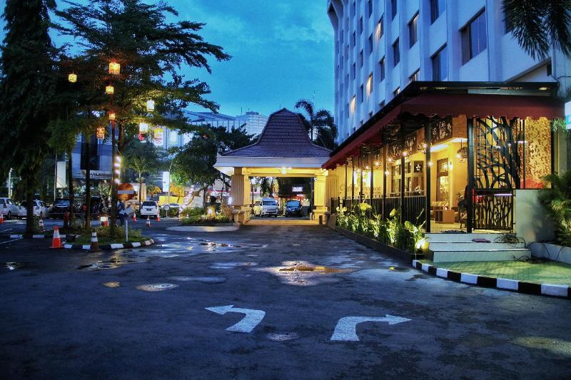 هتل Grand Inna Tunjungan