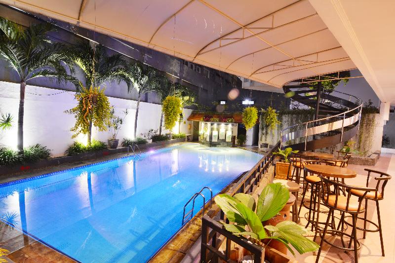 هتل Grand Inna Tunjungan