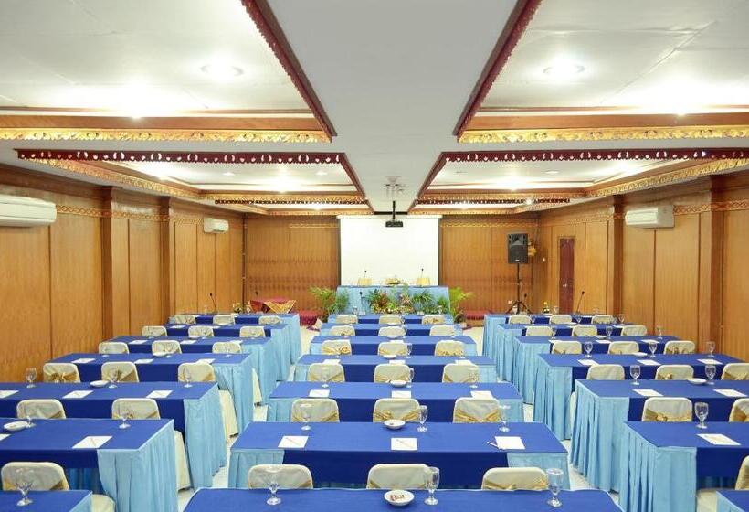 Inna Sindhu Beach Hotel & Resort
