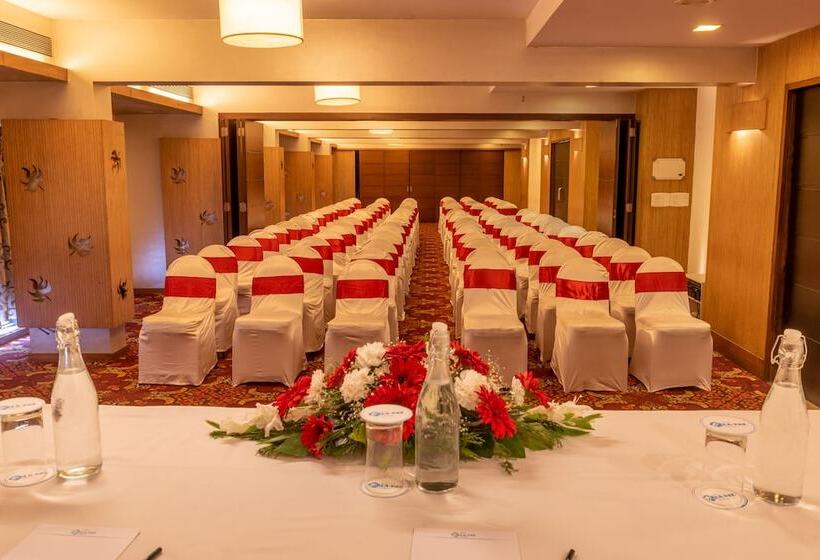 La Paz Gardens Beacon Hotel   Vasco Da Gama Goa