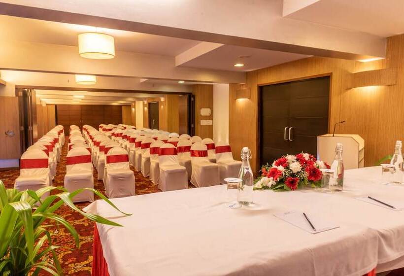 La Paz Gardens Beacon Hotel   Vasco Da Gama Goa