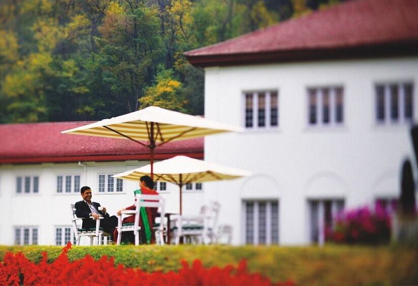 בית מלון כפרי The Lalit Grand Palace Srinagar