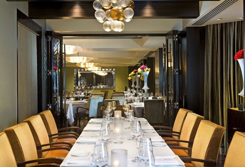 Отель The Leela Mumbai