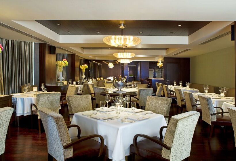 Отель The Leela Mumbai