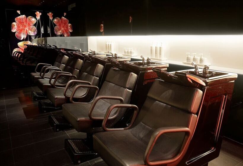 Отель The Leela Mumbai