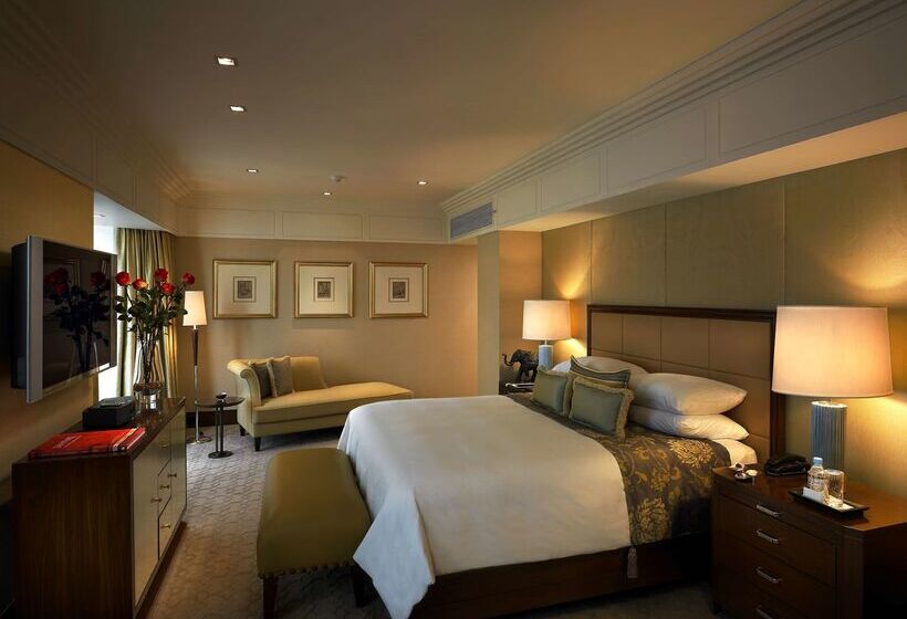 Отель The Leela Mumbai