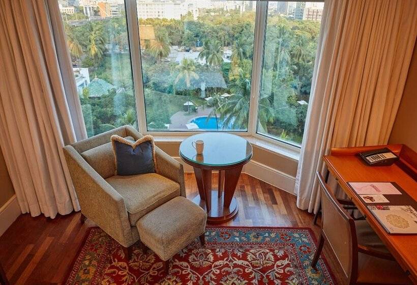 Отель The Leela Mumbai