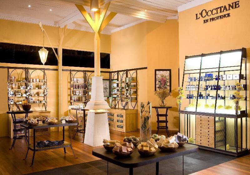 استراحتگاه Kupu Kupu Barong Villas And Tree Spa By L’occitane