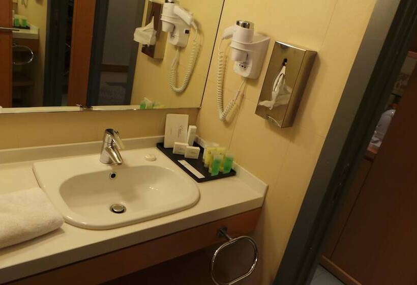 هتل Amman Airport