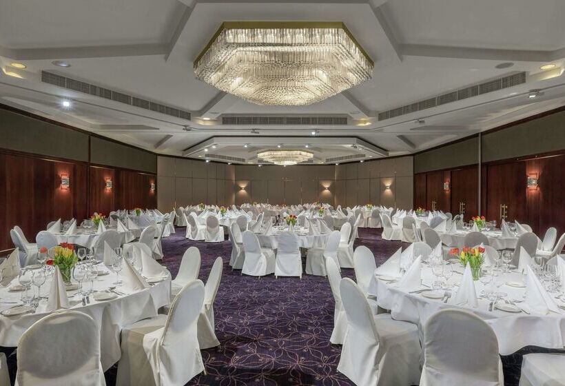 هتل Doubletree By Hilton Luxembourg