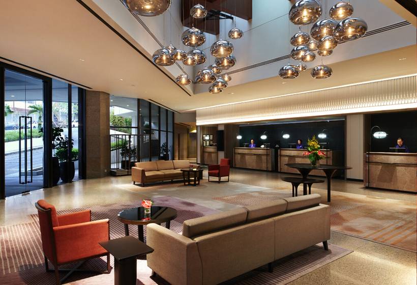 هتل Hilton Kuching