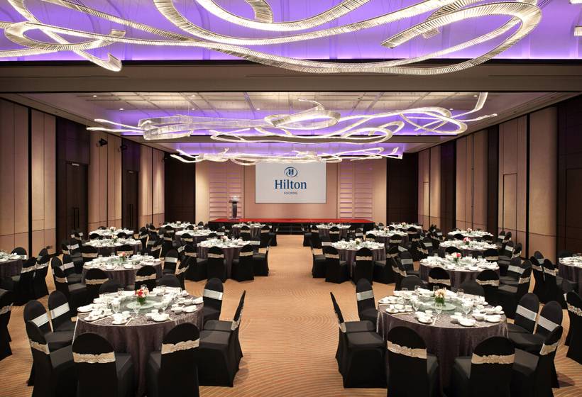 هتل Hilton Kuching