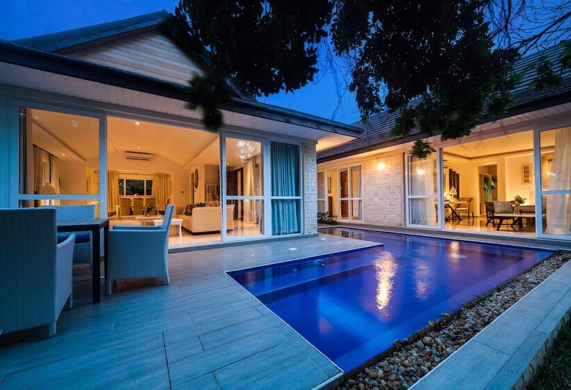 هتل Leopard Beach Resort And Spa