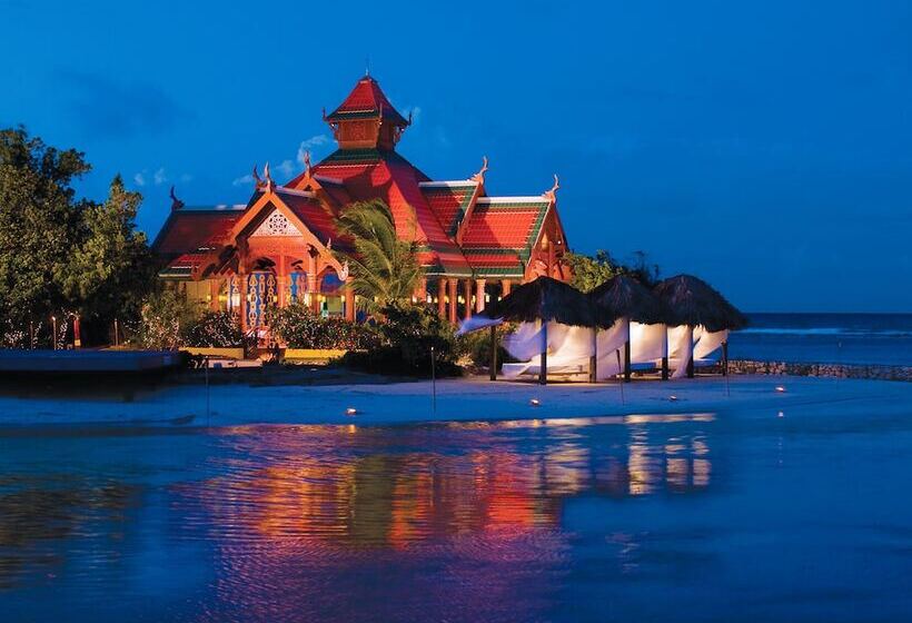 هتل Sandals Royal Caribbean   All Inclusive Couples Only