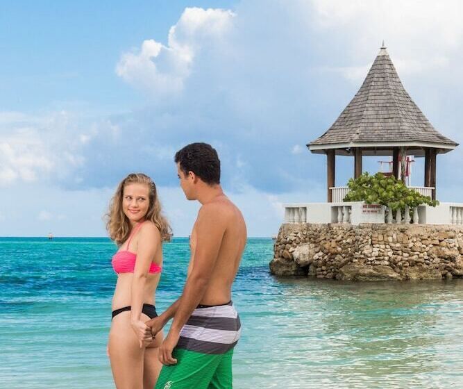 هتل Seagarden Beach Resort  All Inclusive