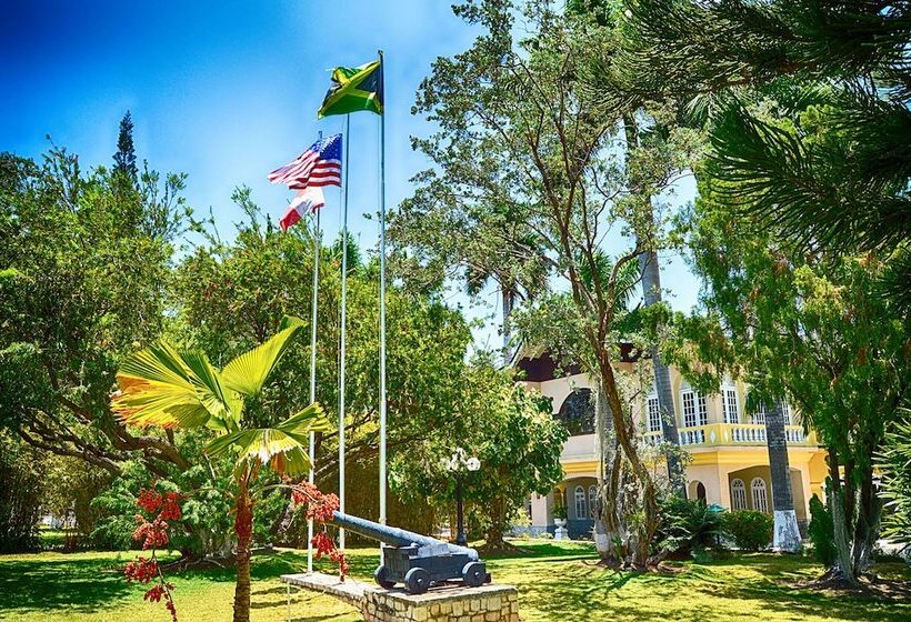 هتل Seagarden Beach Resort  All Inclusive