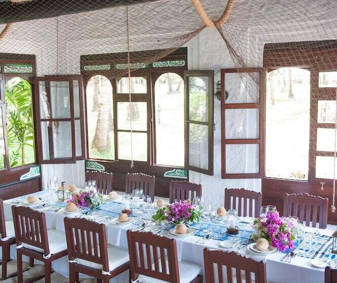 בית מלון כפרי Serena Beach Resort & Spa