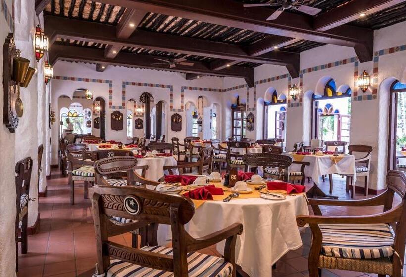 בית מלון כפרי Serena Beach Resort & Spa