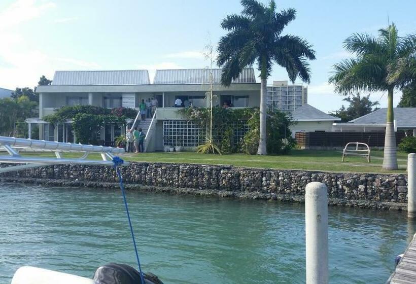 Seawind On The Bay