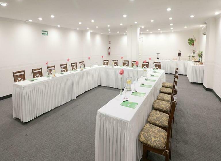 호텔 Mision Merida Panamericana