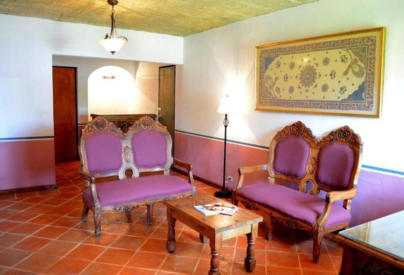 هتل Posada De La Aldea