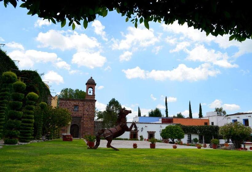 هتل Posada De La Aldea