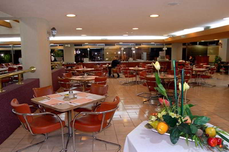 فندق Real Plaza