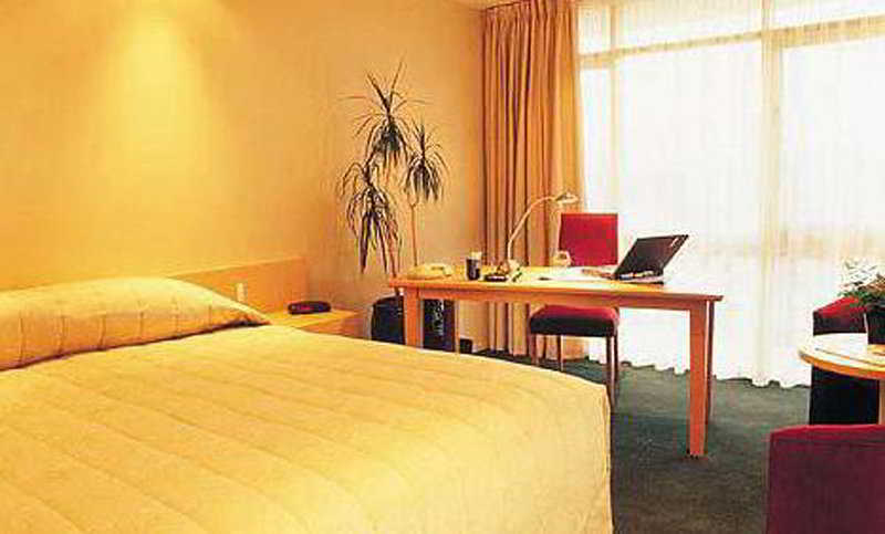 Отель Holiday Inn On Avon
