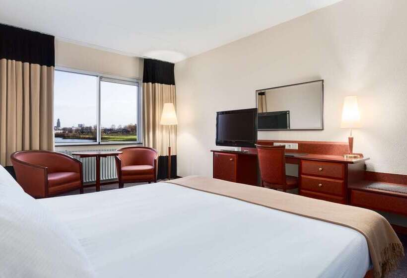 هتل NH Arnhem Rijn