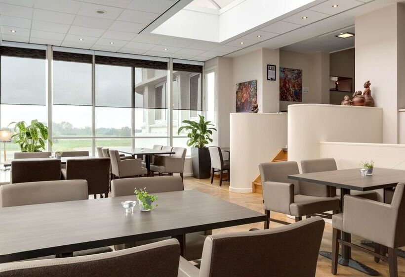 هتل NH Arnhem Rijn