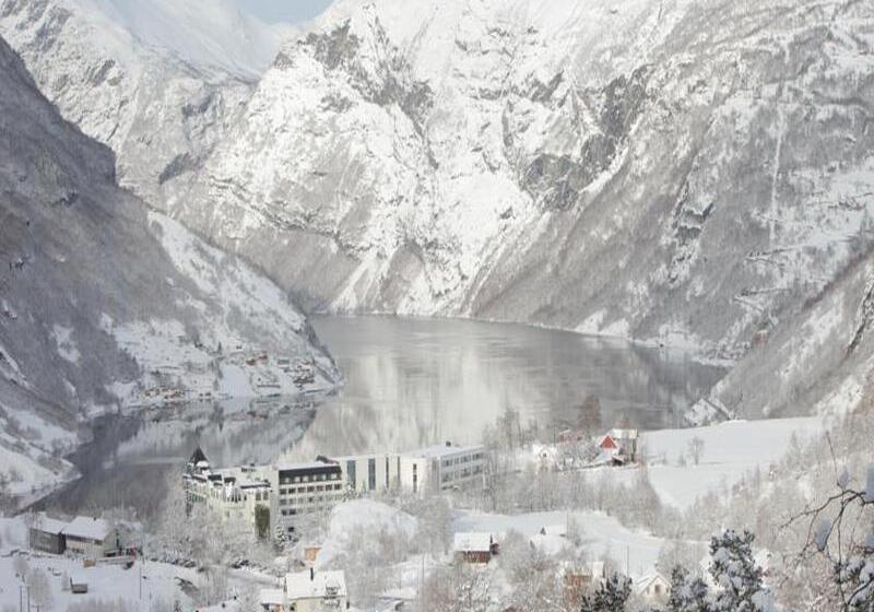 בית מלון כפרי Union Geiranger Bad & Spa