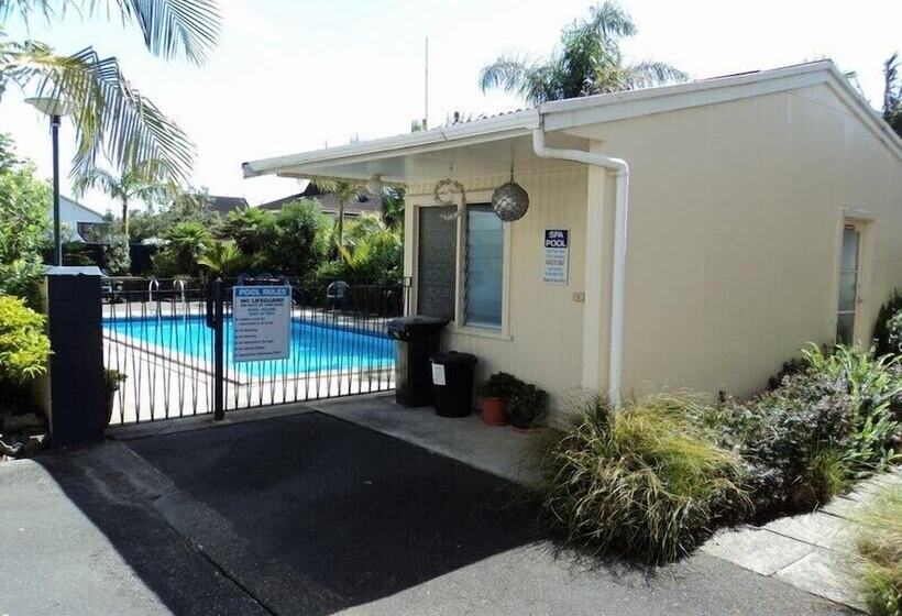 Wayfarer Motel