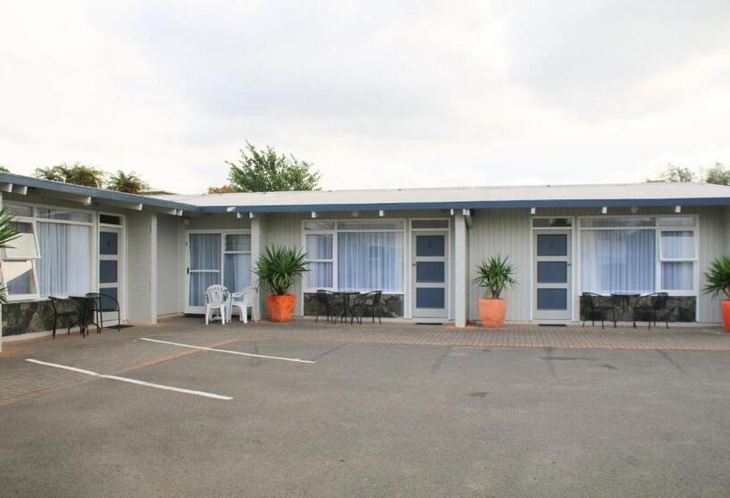 Fernleaf Motel
