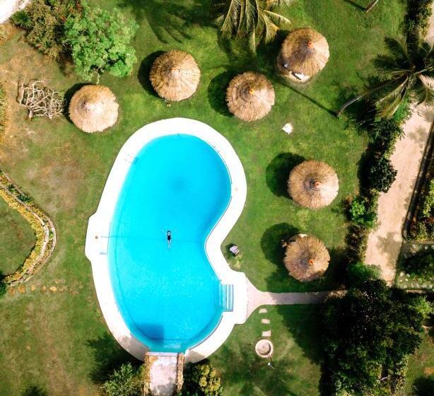 בית מלון כפרי Badian Island Wellness Resort