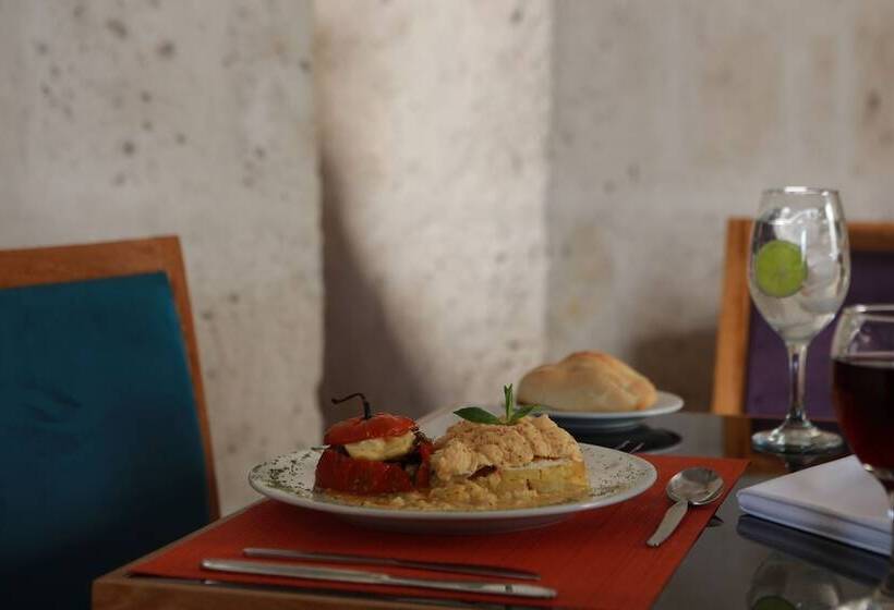 בית מלון כפרי San Agustin Posada Del Monasterio