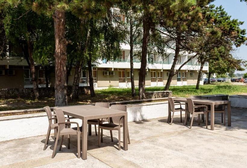Hotel Siret Saturn
