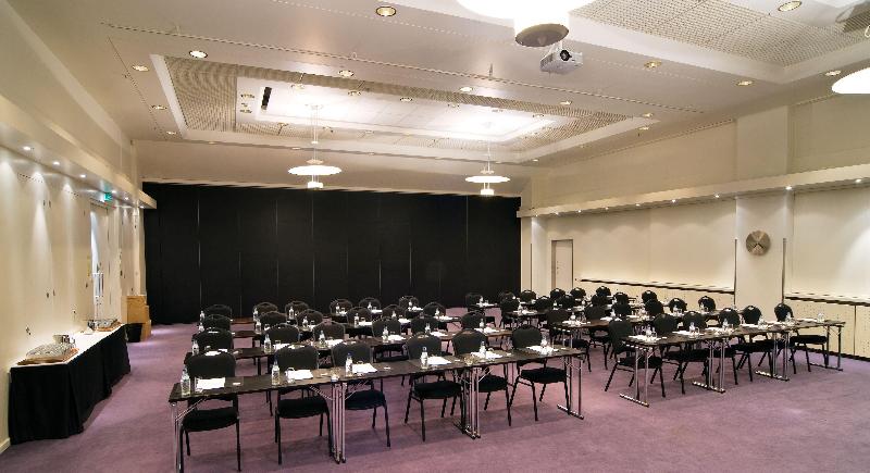 בית מלון כפרי Crowne Plaza Helsinki   Hesperia, An Ihg