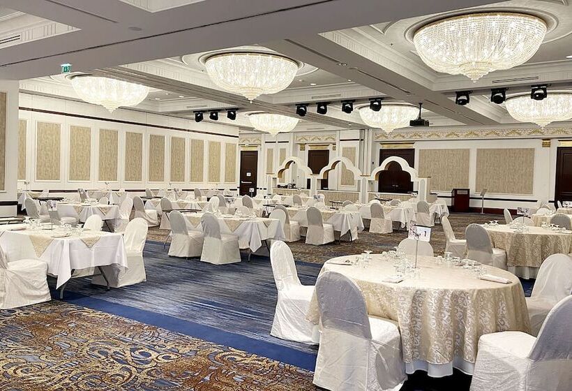 هتل Crowne Plaza Jeddah, An Ihg