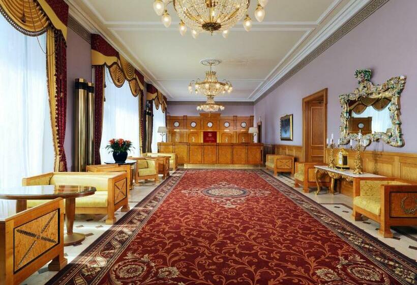 هتل National, A Luxury Collection , Moscow