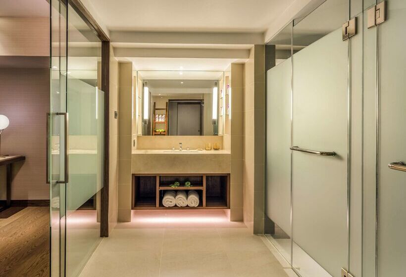هتل Pullman Phuket Karon Beach Resort