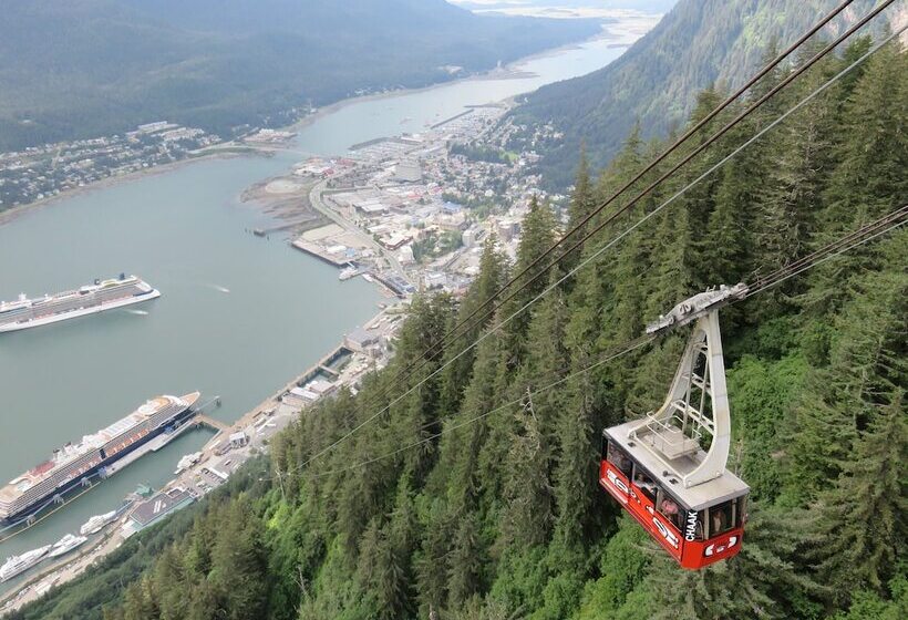 Alaskan Hotel And Bar