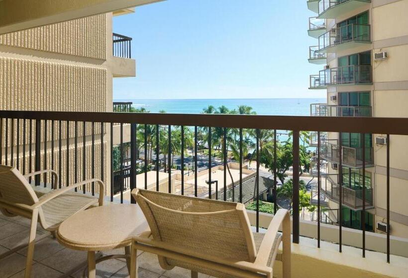 בית מלון כפרי Aston Waikiki Beach Tower