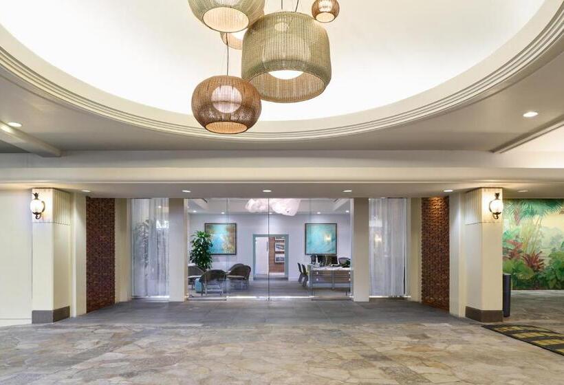 בית מלון כפרי Aston Waikiki Beach Tower