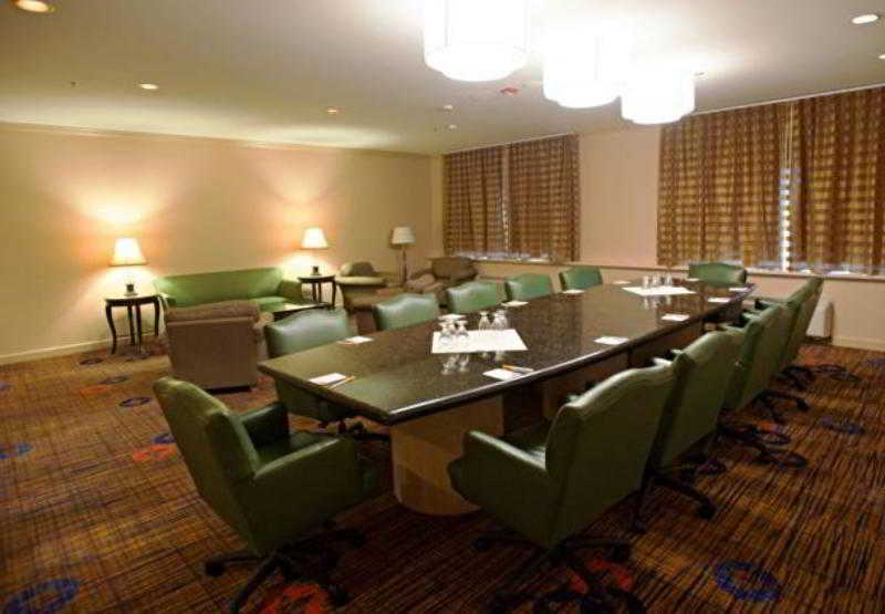 فندق Courtyard By Marriott Baldwin Park