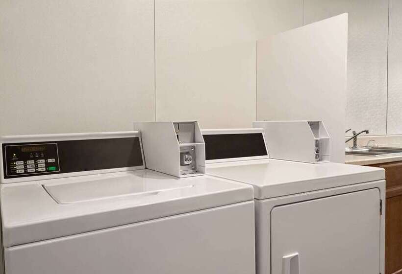 فندق Days Inn By Wyndham Auburn/finger Lakes Region