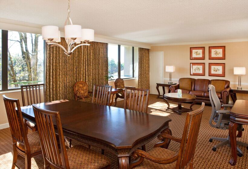 בית מלון כפרי Doubletree By Hilton Baltimore North Pikesville