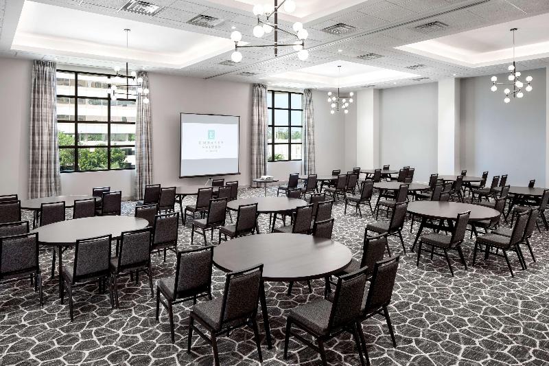 בית מלון כפרי Embassy Suites By Hilton Tampa Airport Westshore