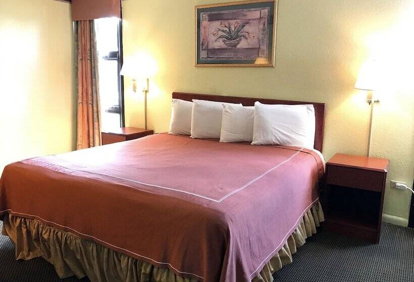 Отель Fairbridge Inn Express Barrington