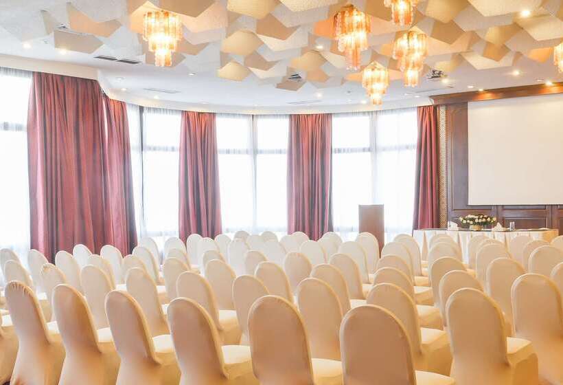 Golden Tulip Hotel Flamenco Cairo